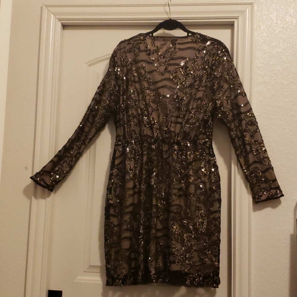 Dress - Picture 3 of 3